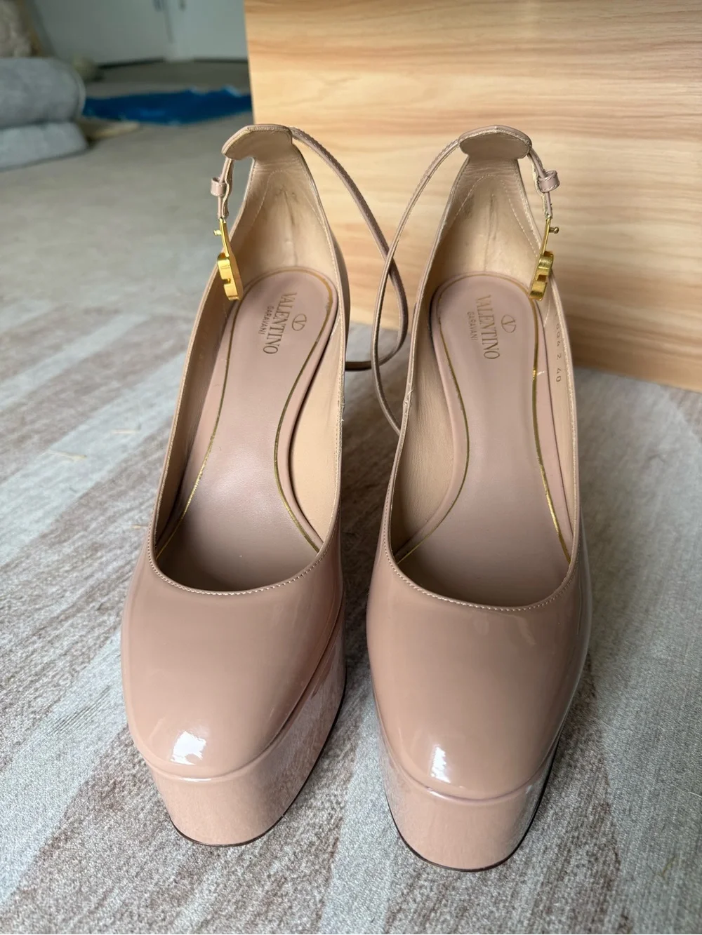 Valentino Tan-Go Patent Nude Platform Pumps - Size 9